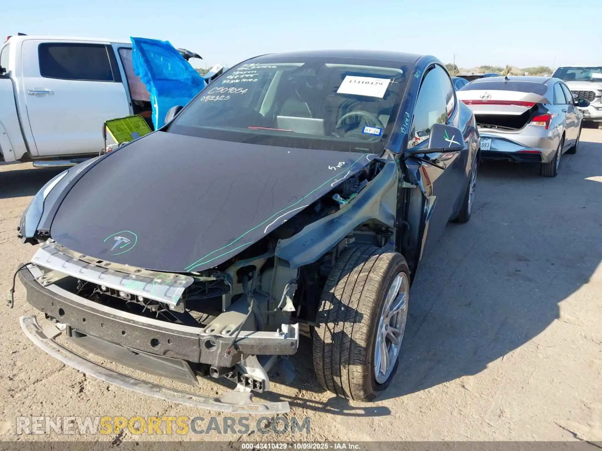 2 Photograph of a damaged car 7SAYGAEE9PF969545 TESLA MODEL Y 2023