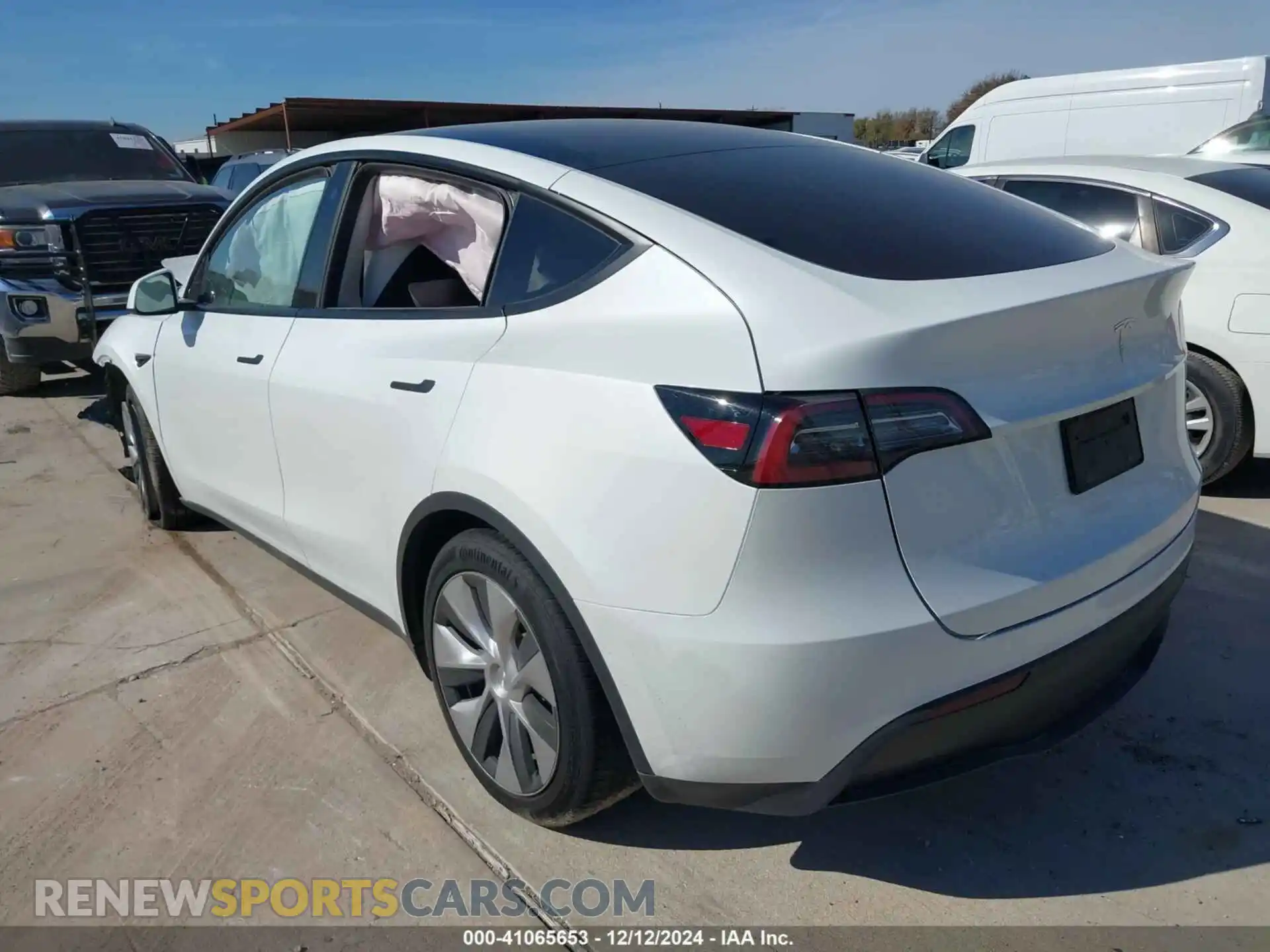 3 Photograph of a damaged car 7SAYGAEEXPF663809 TESLA MODEL Y 2023