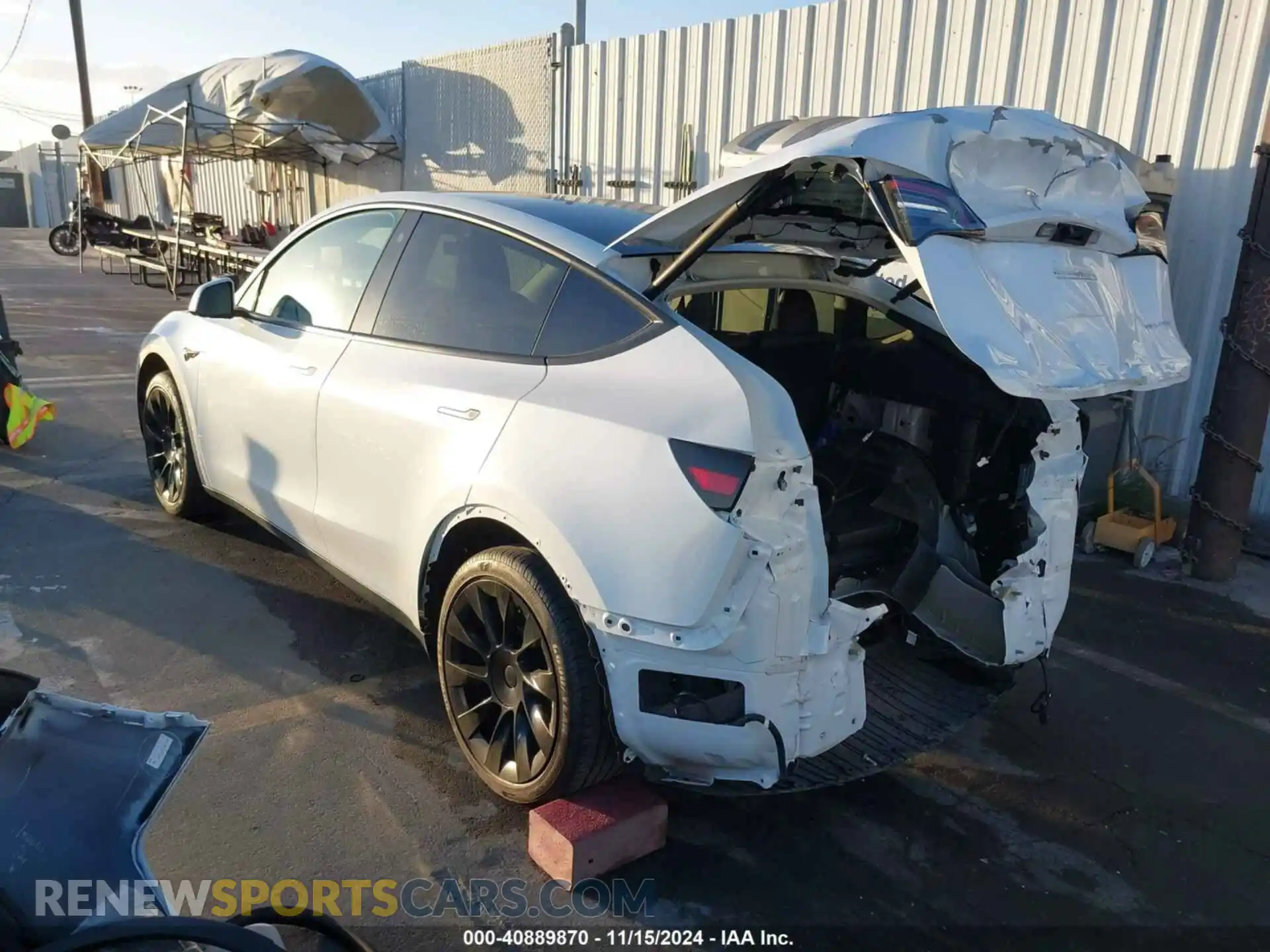 3 Photograph of a damaged car 7SAYGAEEXPF699113 TESLA MODEL Y 2023
