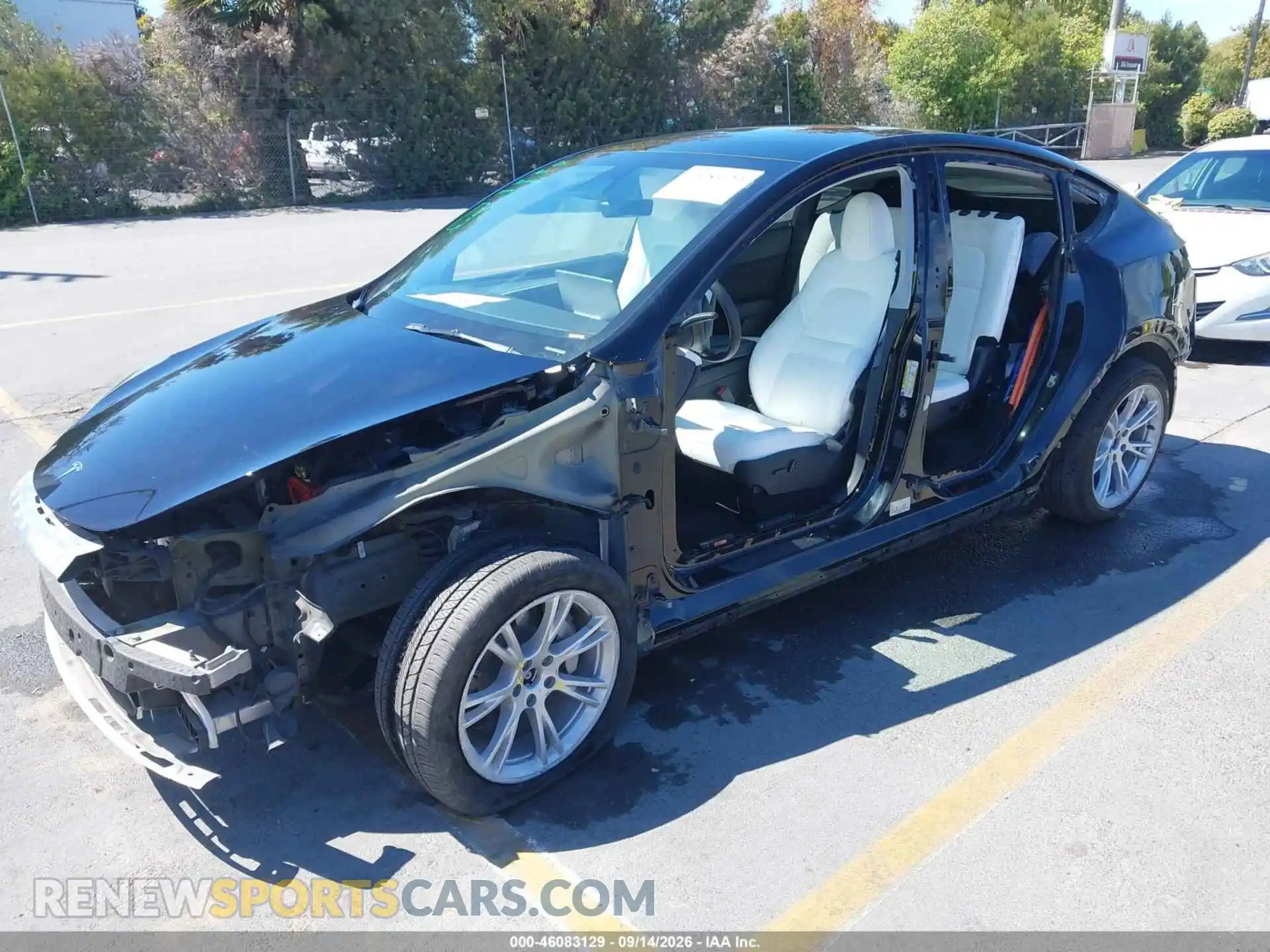 2 Photograph of a damaged car 7SAYGAEEXPF838222 TESLA MODEL Y 2023