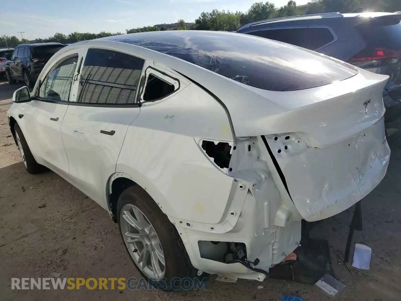 2 Photograph of a damaged car 7SAYGAEEXPF922668 TESLA MODEL Y 2023
