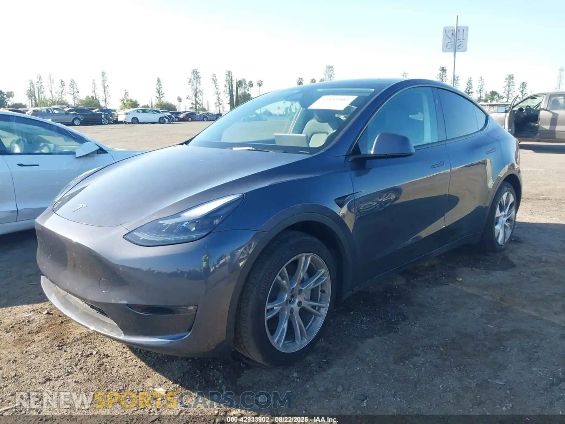 2 Photograph of a damaged car 7SAYGAEEXPF942046 TESLA MODEL Y 2023