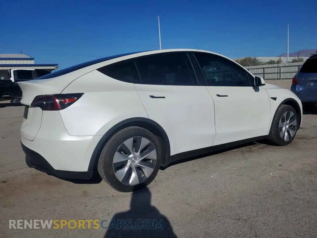 3 Фотография поврежденного автомобиля 7SAYGDED4PF966304 TESLA MODEL Y 2023