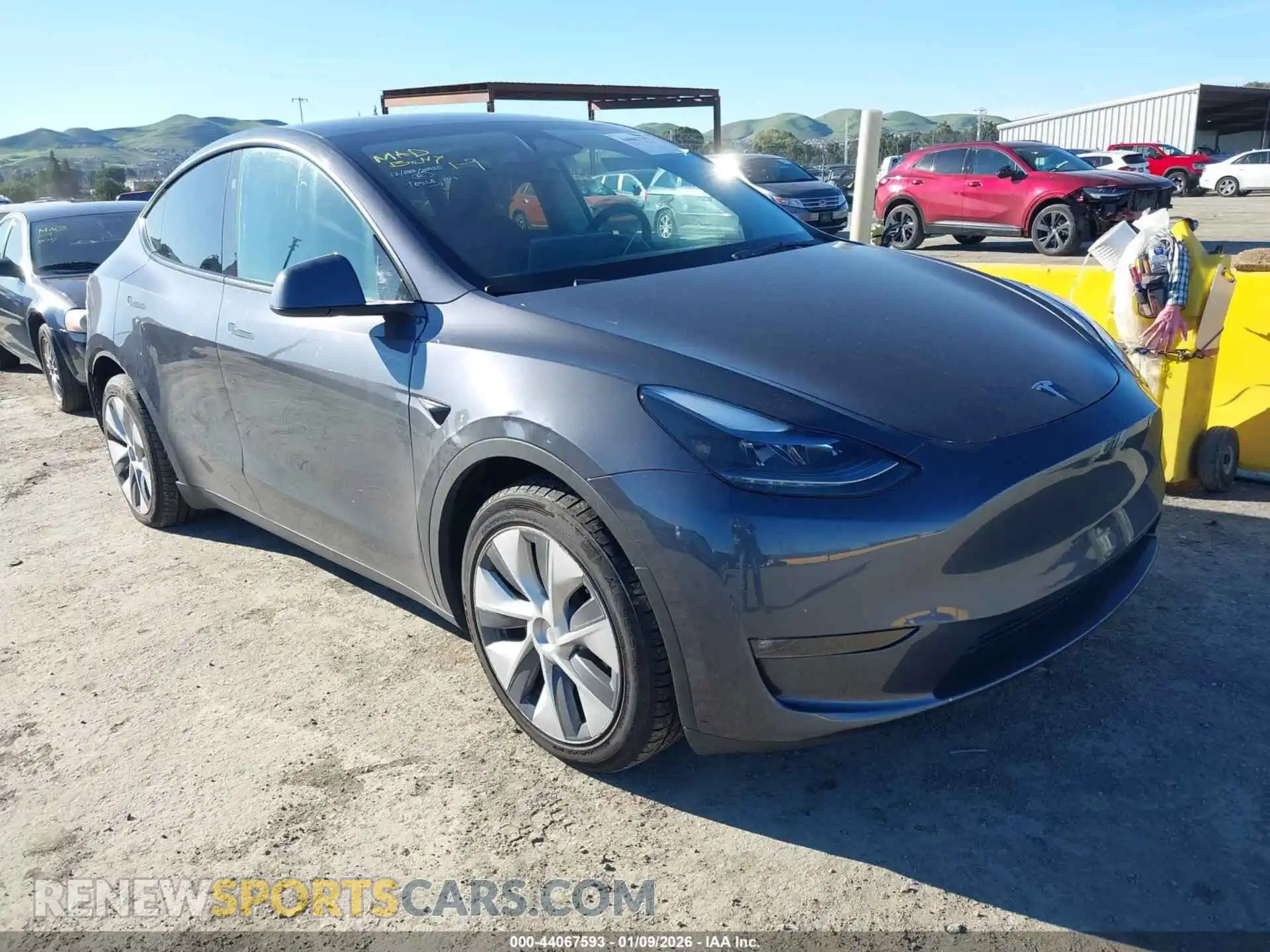 1 Photograph of a damaged car 7SAYGDED5PF942111 TESLA MODEL Y 2023