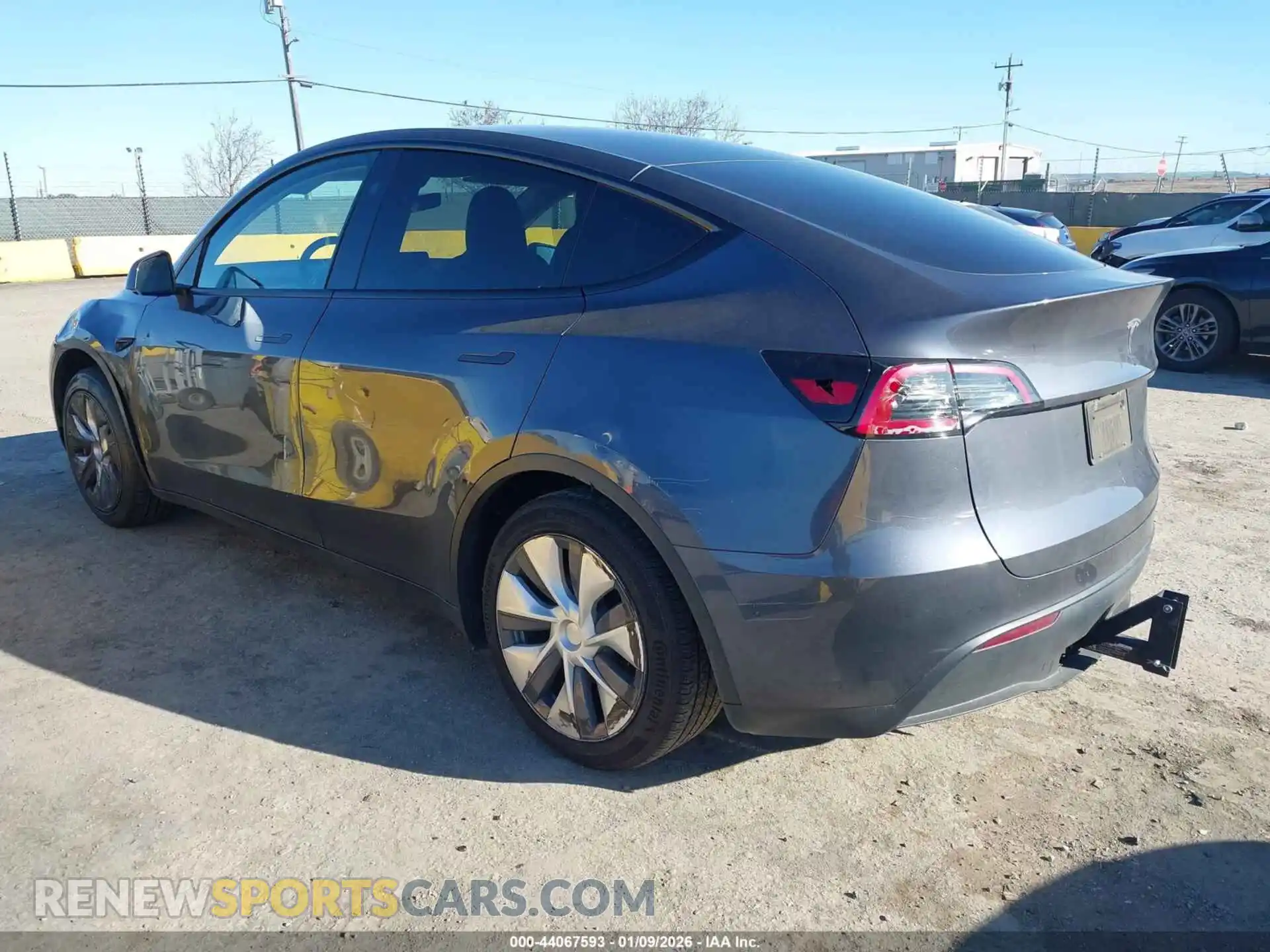3 Photograph of a damaged car 7SAYGDED5PF942111 TESLA MODEL Y 2023