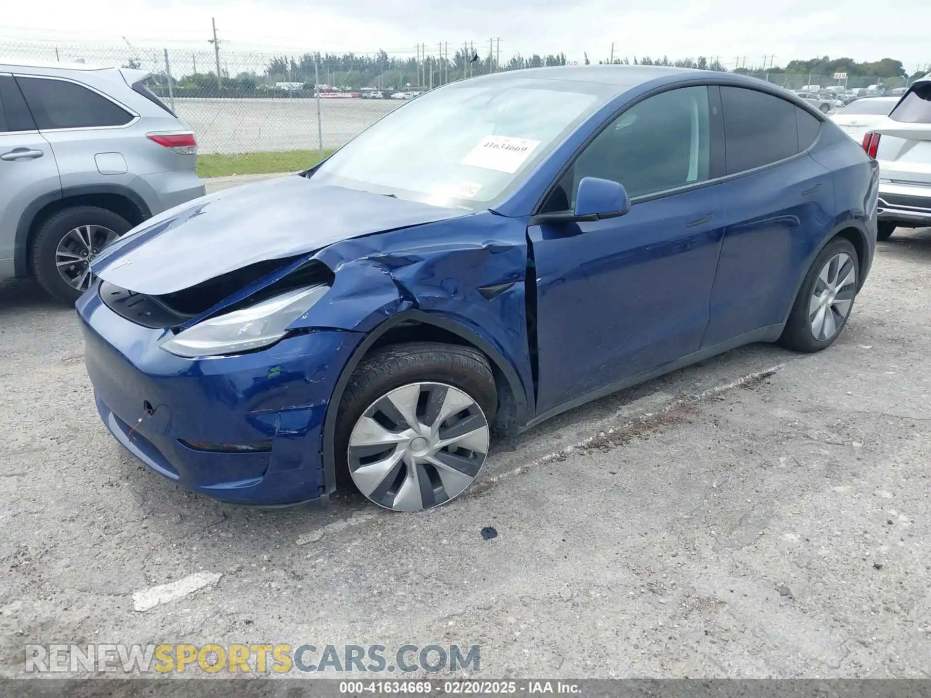 2 Photograph of a damaged car 7SAYGDED5PF961063 TESLA MODEL Y 2023
