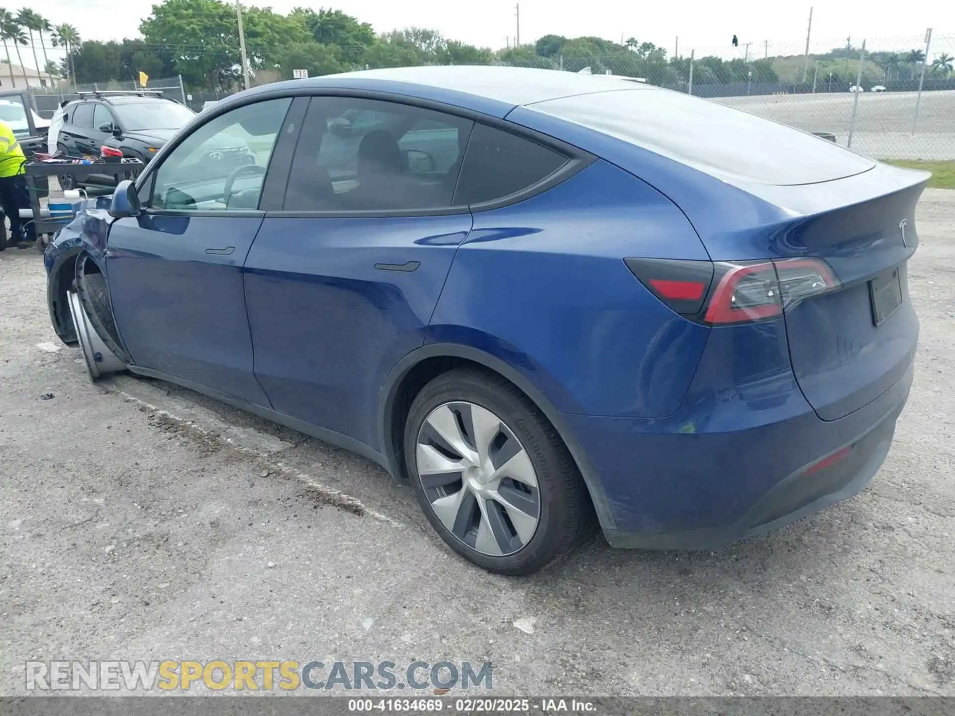 3 Photograph of a damaged car 7SAYGDED5PF961063 TESLA MODEL Y 2023