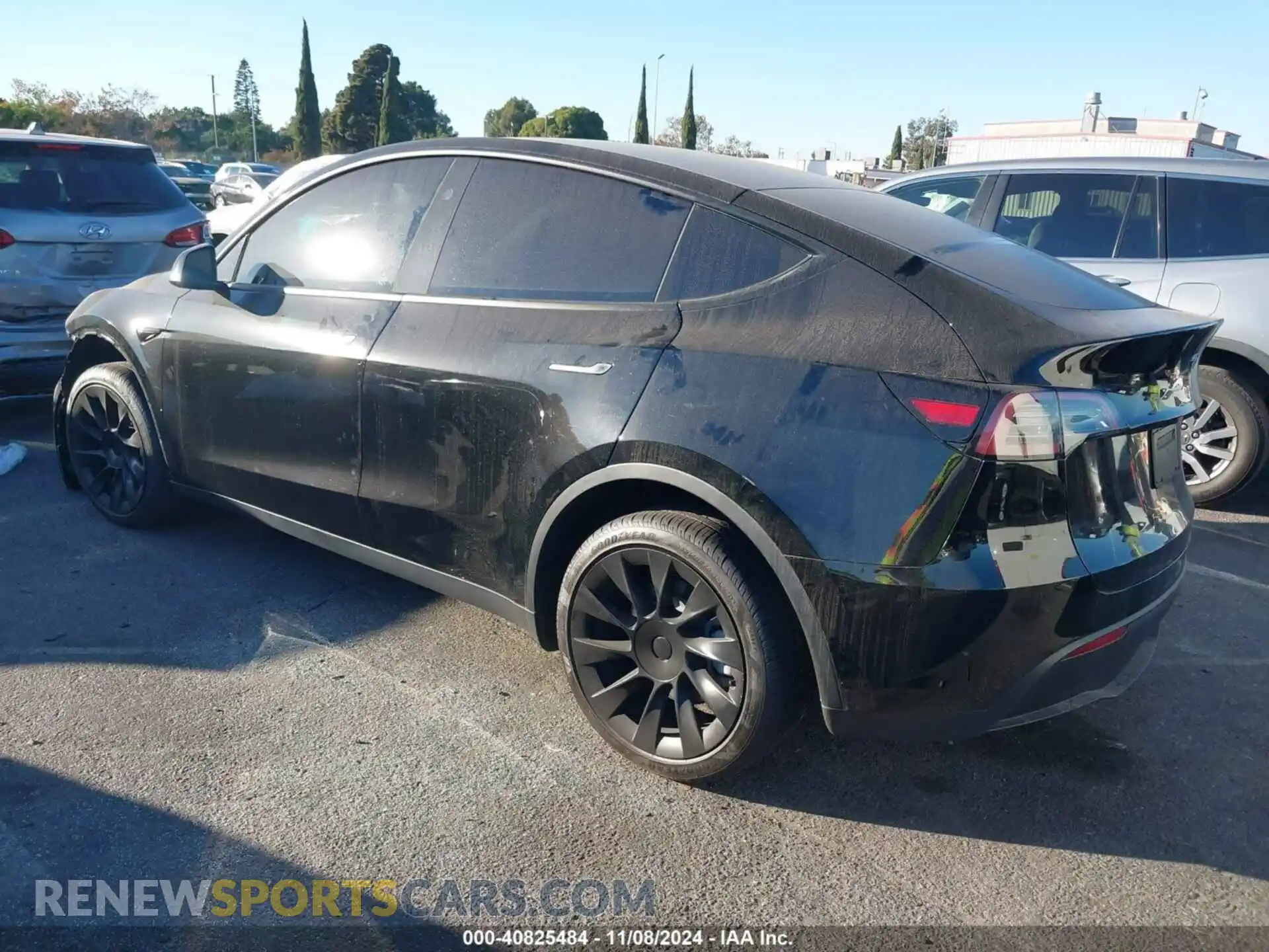 3 Фотография поврежденного автомобиля 7SAYGDED7PF947018 TESLA MODEL Y 2023
