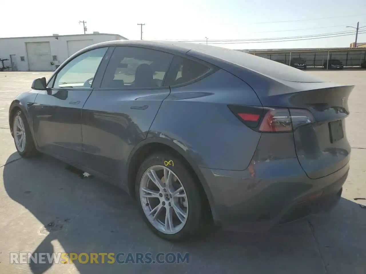 2 Фотография поврежденного автомобиля 7SAYGDED7PF957158 TESLA MODEL Y 2023