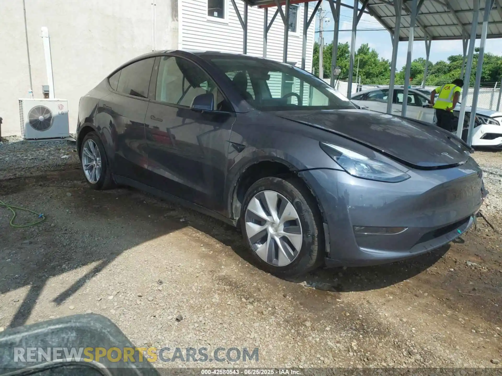 1 Photograph of a damaged car 7SAYGDED8PF923374 TESLA MODEL Y 2023