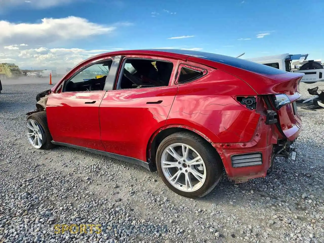 2 fotografías del automóvil dañado 7SAYGDEE0PA023364 TESLA MODEL Y 2023