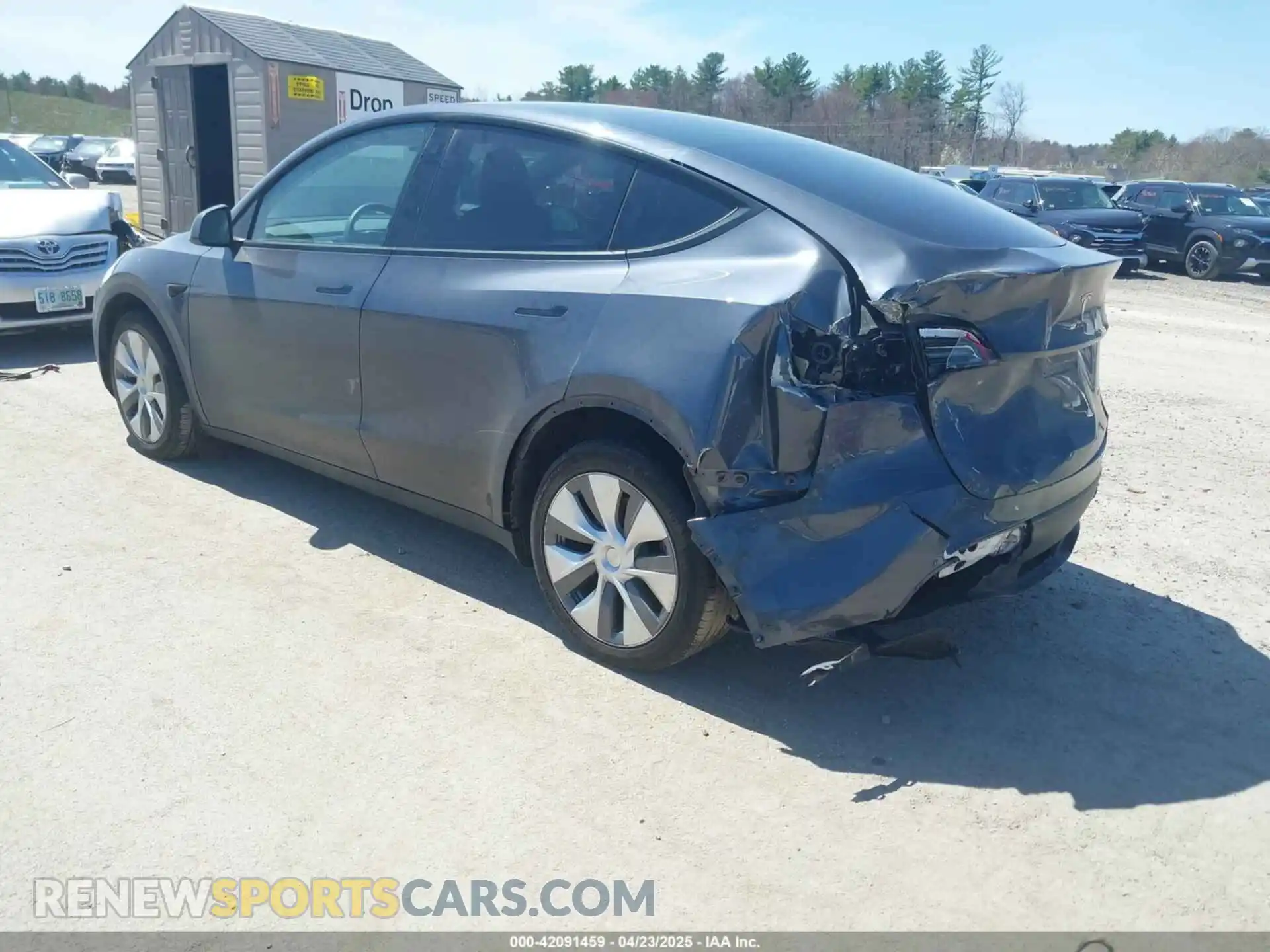 3 Photograph of a damaged car 7SAYGDEE0PA033019 TESLA MODEL Y 2023