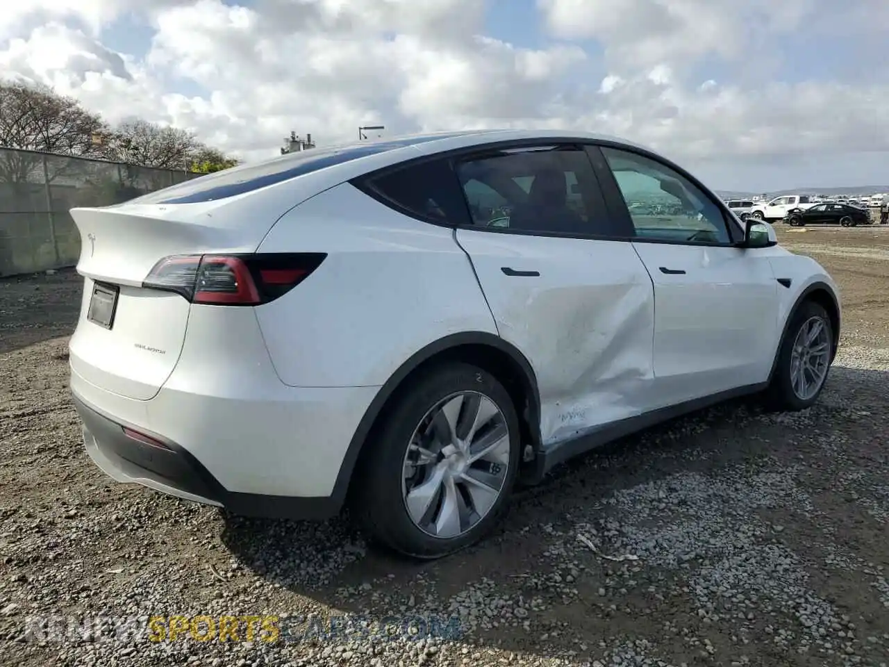 3 Photograph of a damaged car 7SAYGDEE0PA037829 TESLA MODEL Y 2023