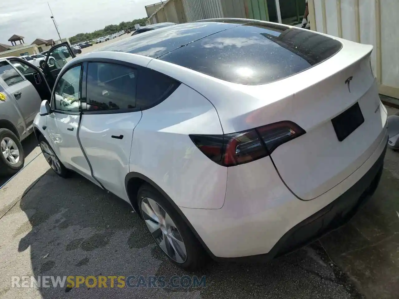 2 Photograph of a damaged car 7SAYGDEE0PA099585 TESLA MODEL Y 2023