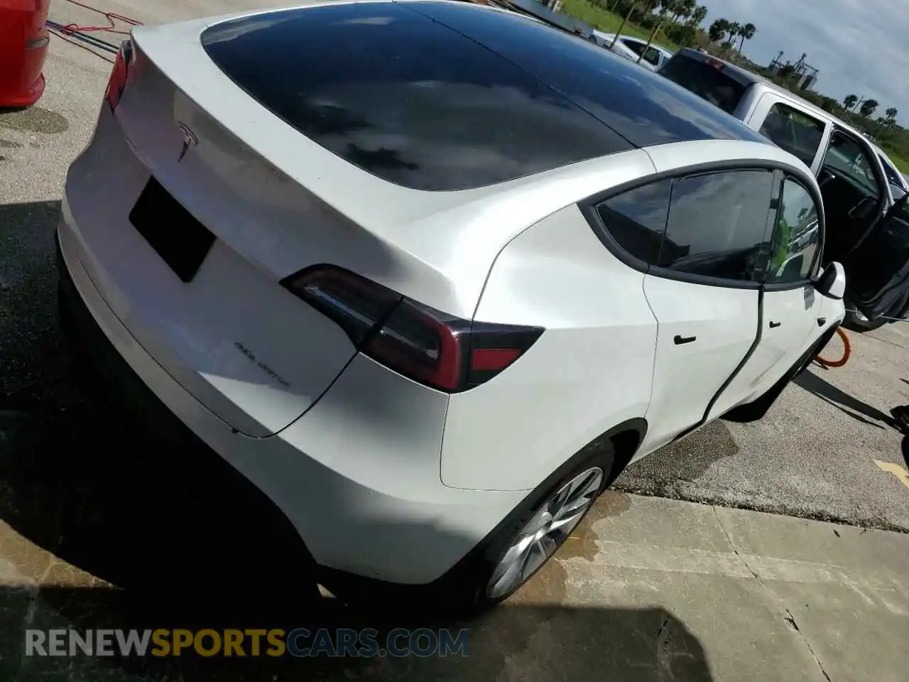 3 Photograph of a damaged car 7SAYGDEE0PA099585 TESLA MODEL Y 2023
