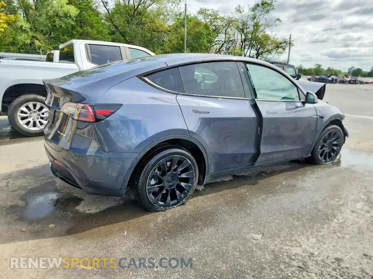 3 Photograph of a damaged car 7SAYGDEE0PA110102 TESLA MODEL Y 2023