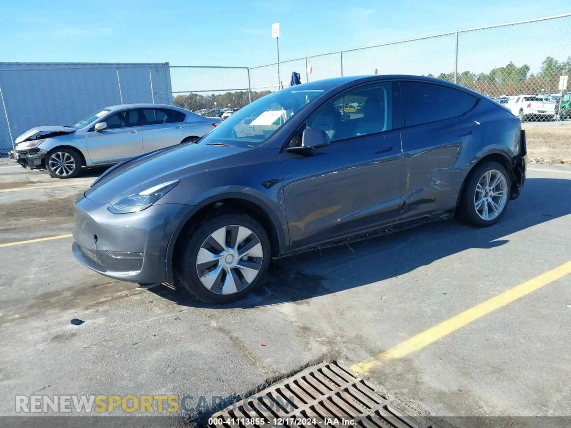 2 Photograph of a damaged car 7SAYGDEE0PF881601 TESLA MODEL Y 2023