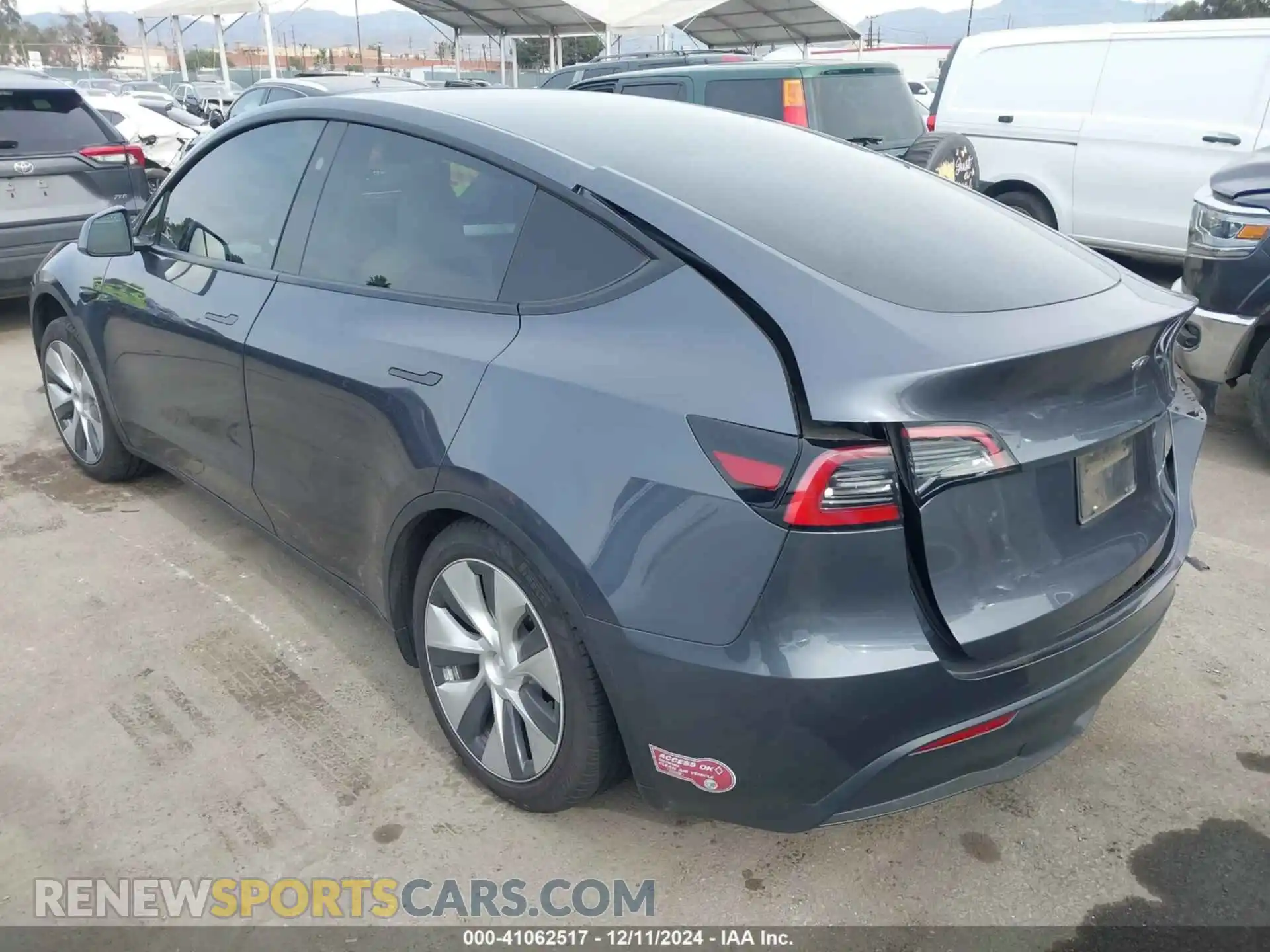 3 Photograph of a damaged car 7SAYGDEE0PF884546 TESLA MODEL Y 2023