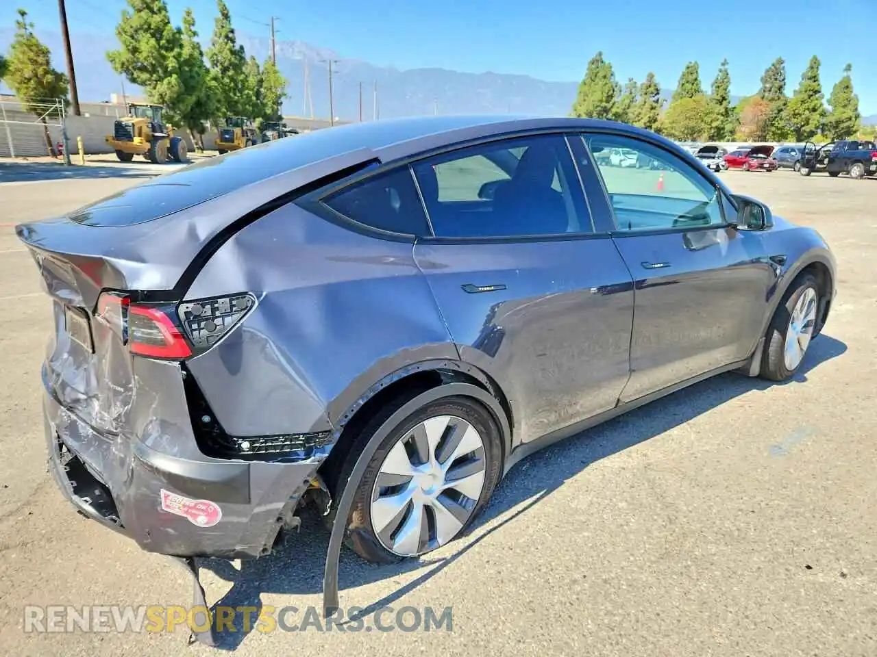 3 Photograph of a damaged car 7SAYGDEE0PF924608 TESLA MODEL Y 2023