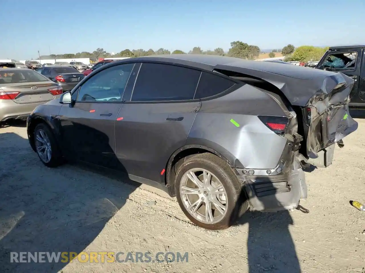 2 Photograph of a damaged car 7SAYGDEE0PF924818 TESLA MODEL Y 2023