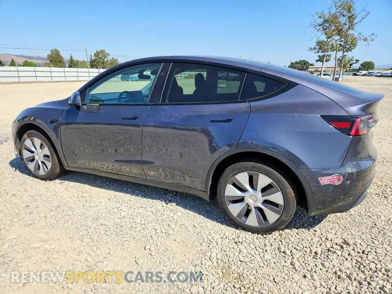 2 fotografías del automóvil dañado 7SAYGDEE0PF938153 TESLA MODEL Y 2023