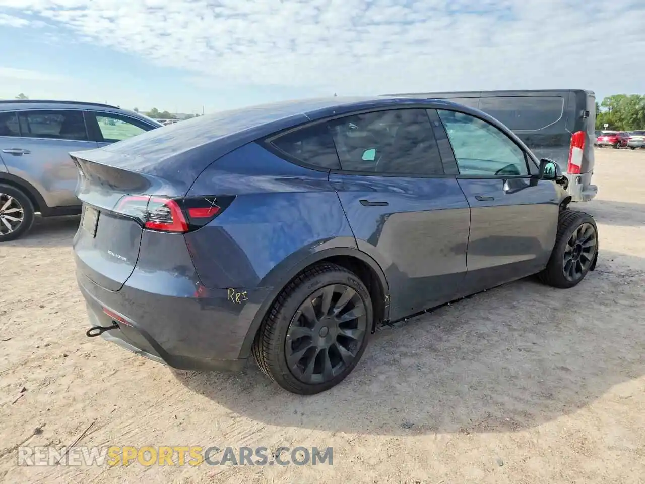 3 Photograph of a damaged car 7SAYGDEE1PA031232 TESLA MODEL Y 2023