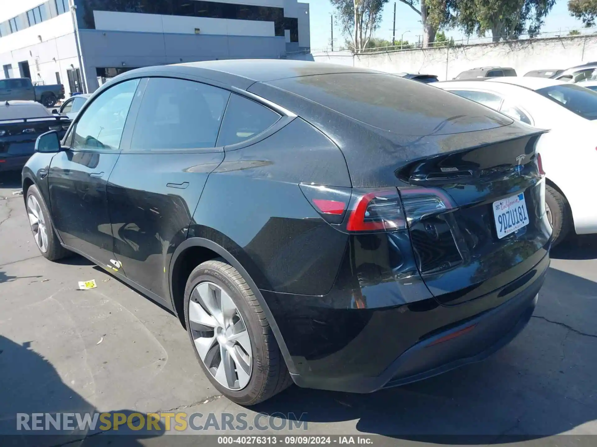 3 Photograph of a damaged car 7SAYGDEE1PA033207 TESLA MODEL Y 2023