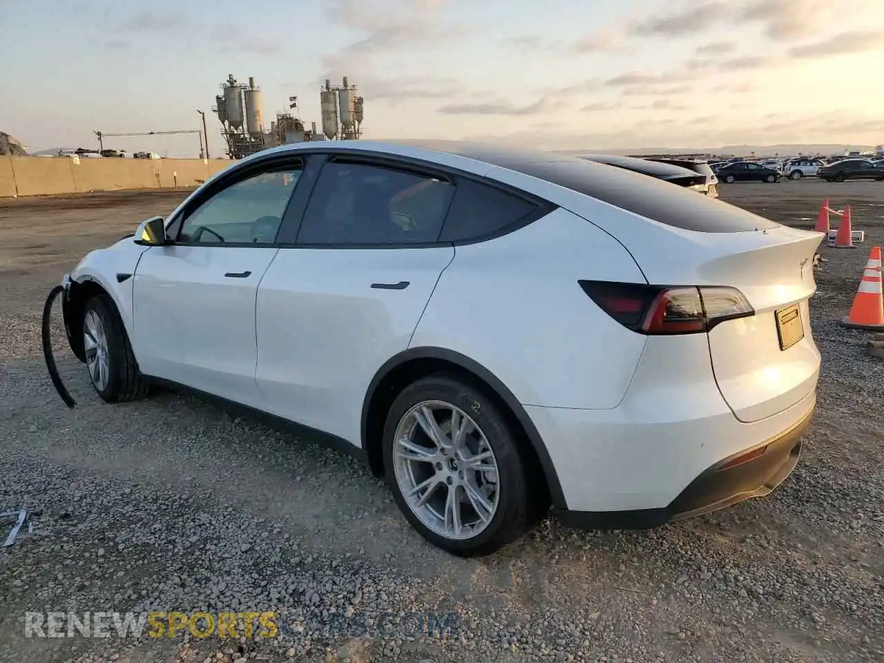 2 Photograph of a damaged car 7SAYGDEE1PA039069 TESLA MODEL Y 2023