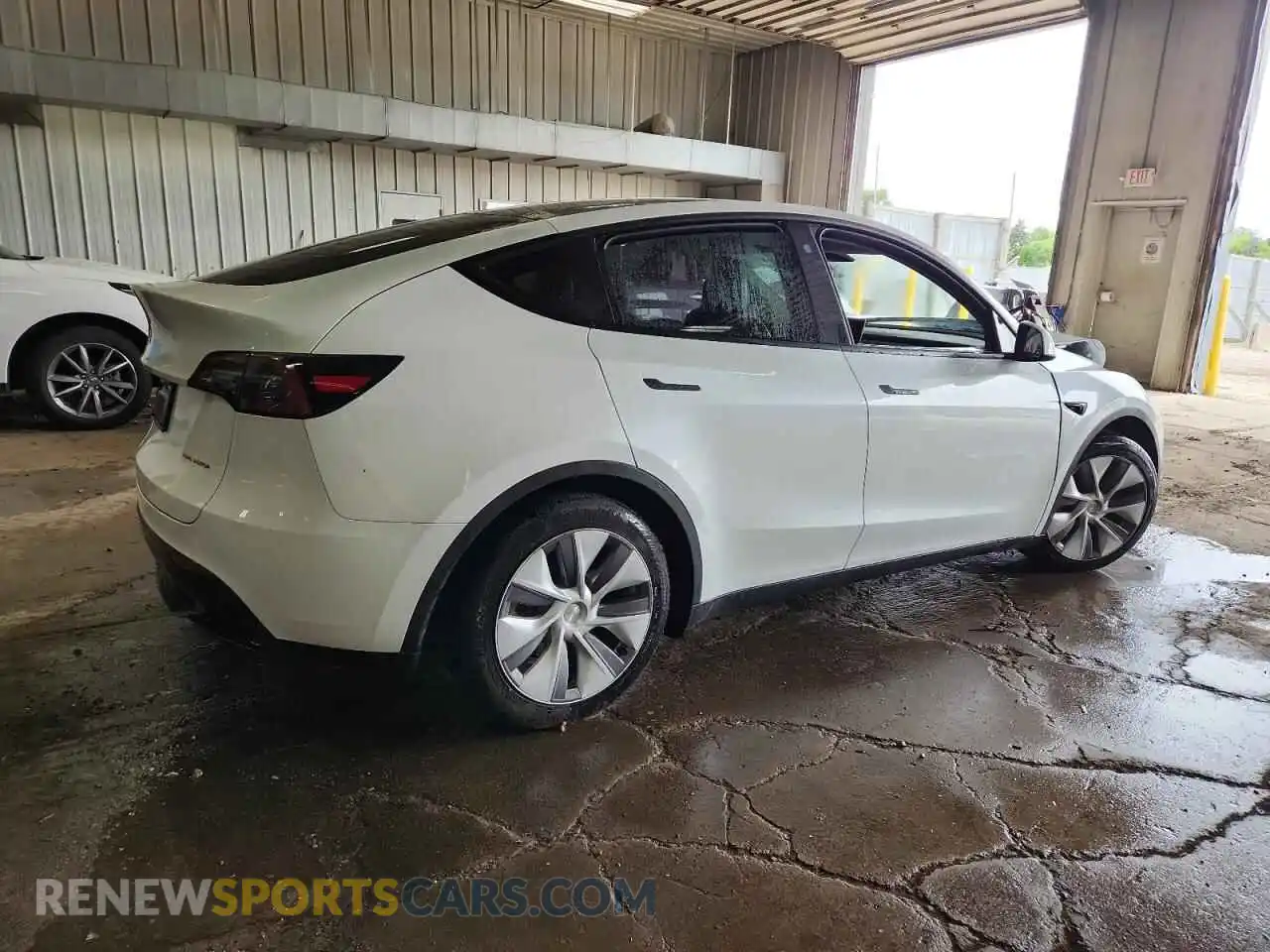 3 Photograph of a damaged car 7SAYGDEE1PA040576 TESLA MODEL Y 2023