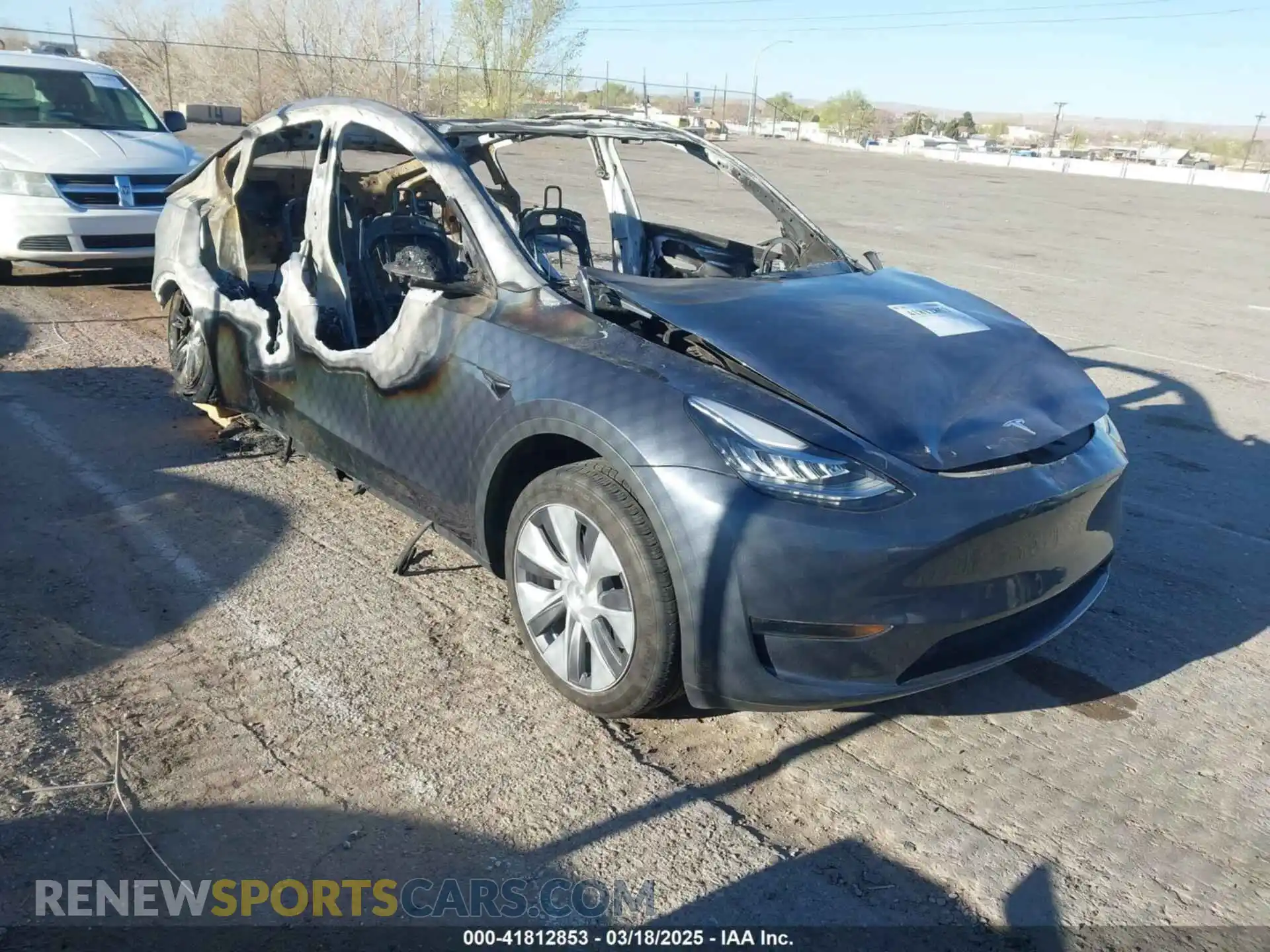 1 Photograph of a damaged car 7SAYGDEE1PA041727 TESLA MODEL Y 2023