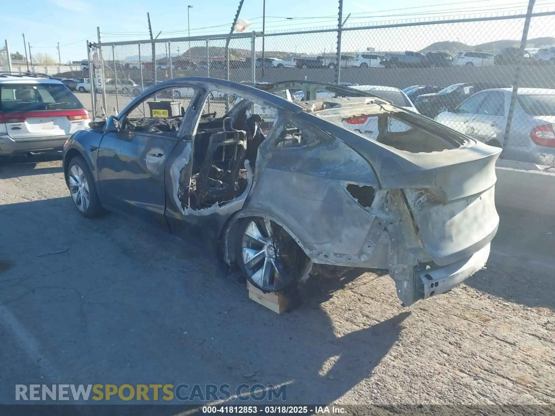 3 Photograph of a damaged car 7SAYGDEE1PA041727 TESLA MODEL Y 2023