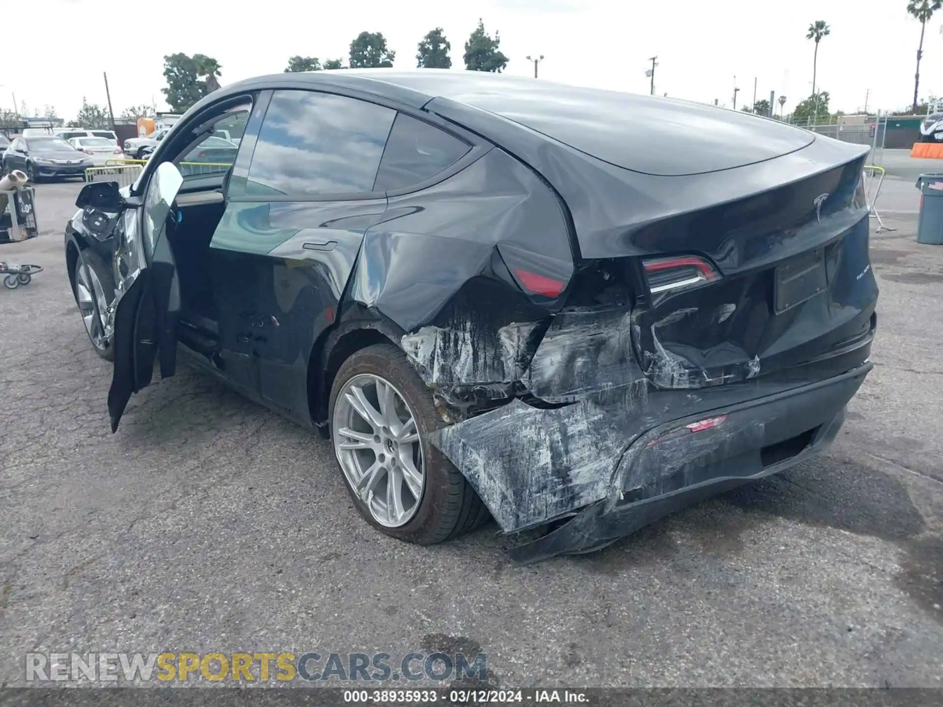 3 Photograph of a damaged car 7SAYGDEE1PA060049 TESLA MODEL Y 2023
