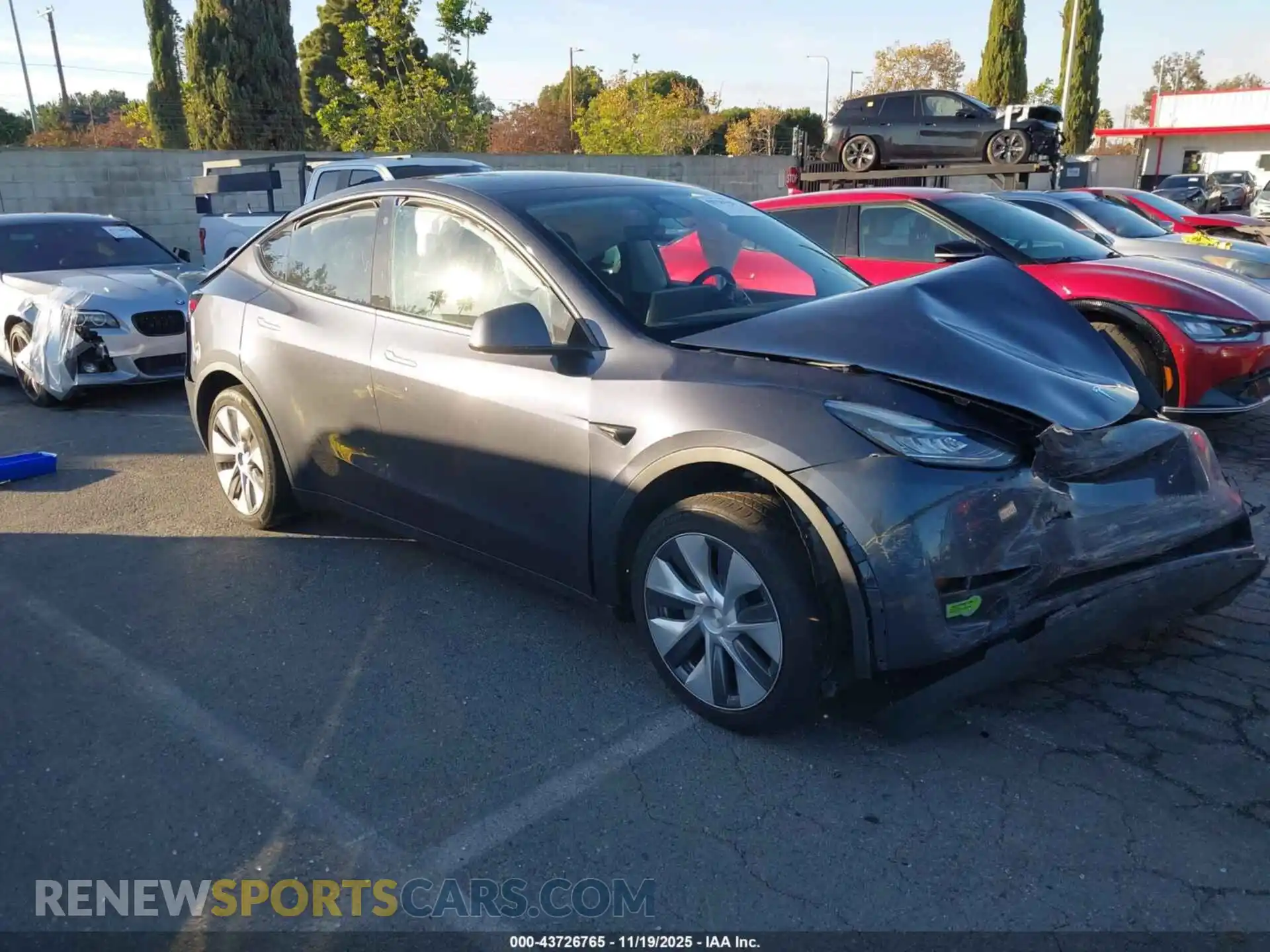 1 Photograph of a damaged car 7SAYGDEE1PA061587 TESLA MODEL Y 2023