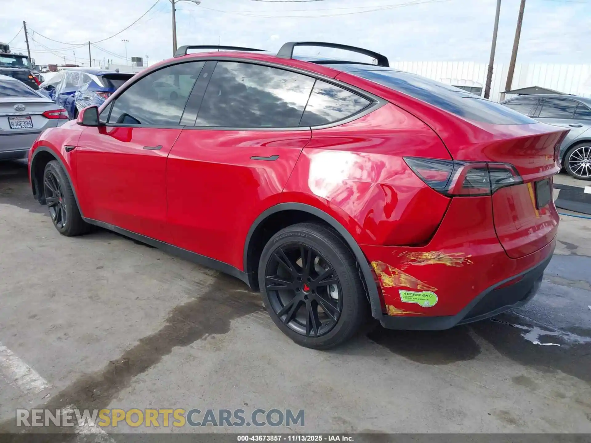 3 Photograph of a damaged car 7SAYGDEE1PA065333 TESLA MODEL Y 2023