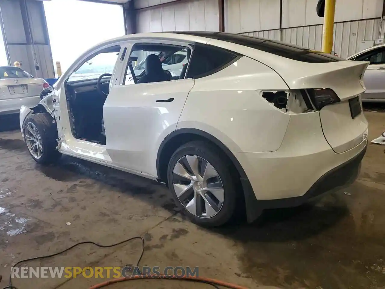 2 Фотография поврежденного автомобиля 7SAYGDEE1PA117947 TESLA MODEL Y 2023