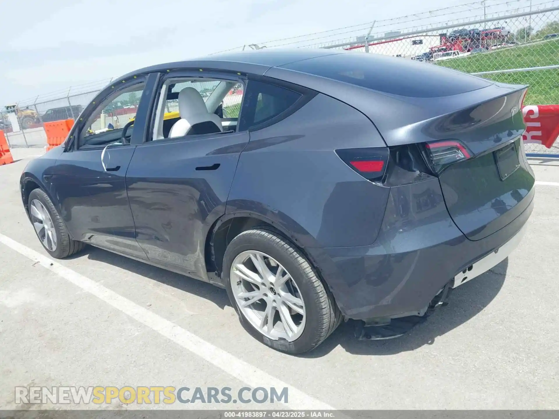 3 Фотография поврежденного автомобиля 7SAYGDEE1PA158661 TESLA MODEL Y 2023