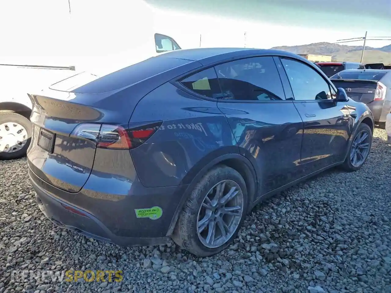 3 fotografías del automóvil dañado 7SAYGDEE1PF603211 TESLA MODEL Y 2023