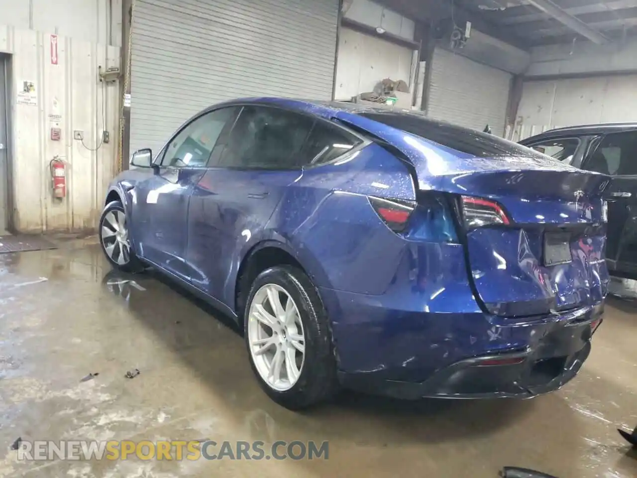 2 Photograph of a damaged car 7SAYGDEE1PF706032 TESLA MODEL Y 2023