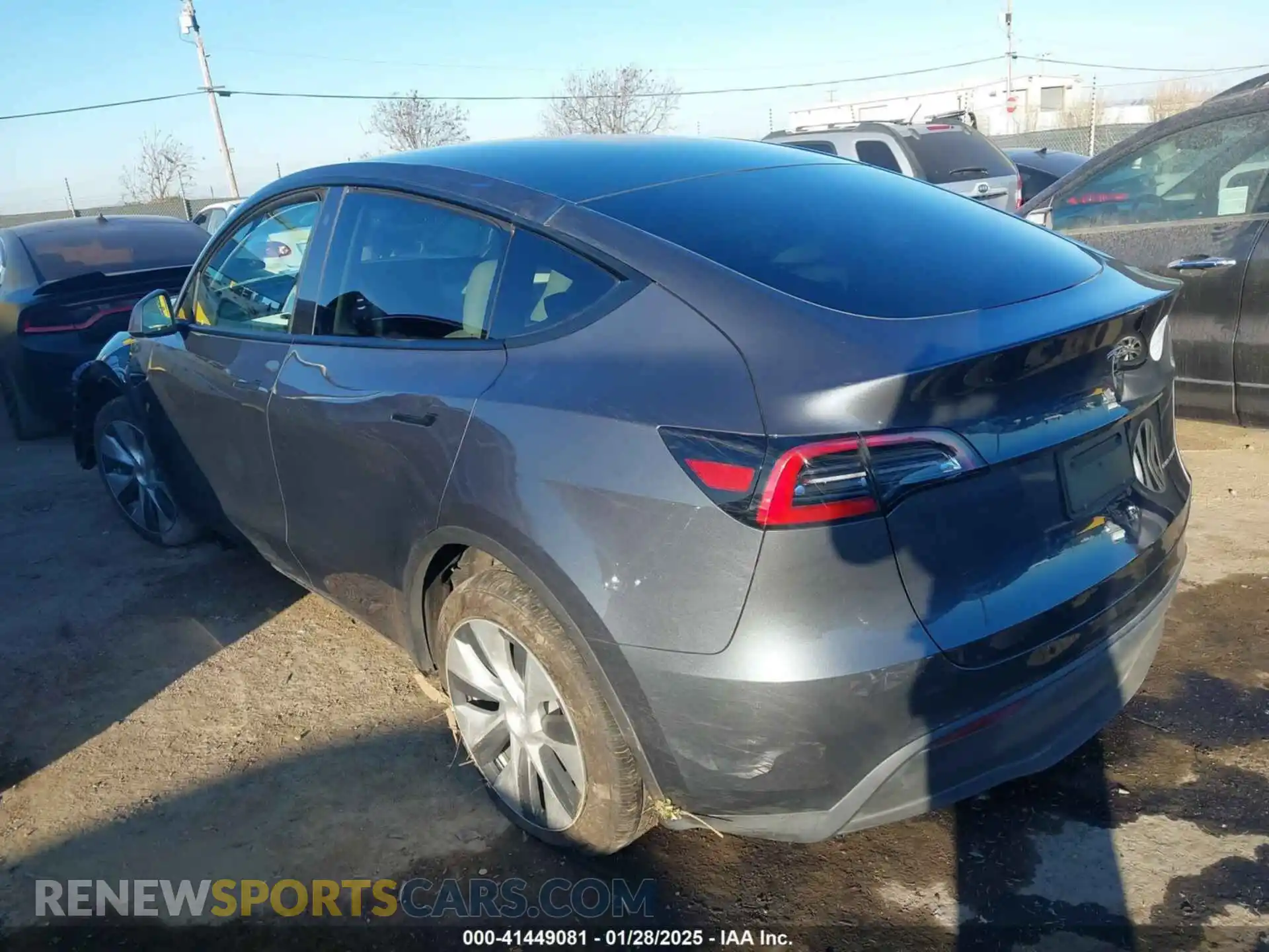 3 Photograph of a damaged car 7SAYGDEE1PF738799 TESLA MODEL Y 2023