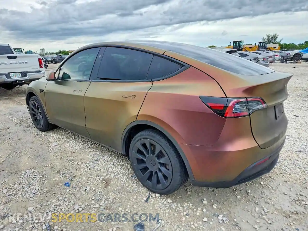 2 Photograph of a damaged car 7SAYGDEE1PF885169 TESLA MODEL Y 2023