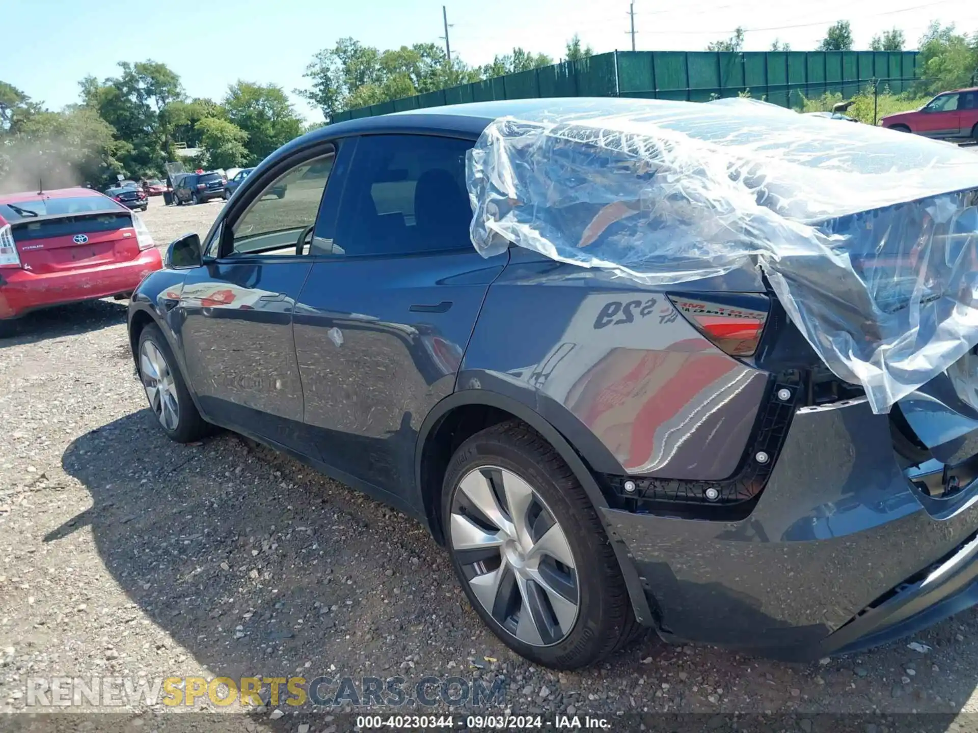 3 Photograph of a damaged car 7SAYGDEE1PF892686 TESLA MODEL Y 2023