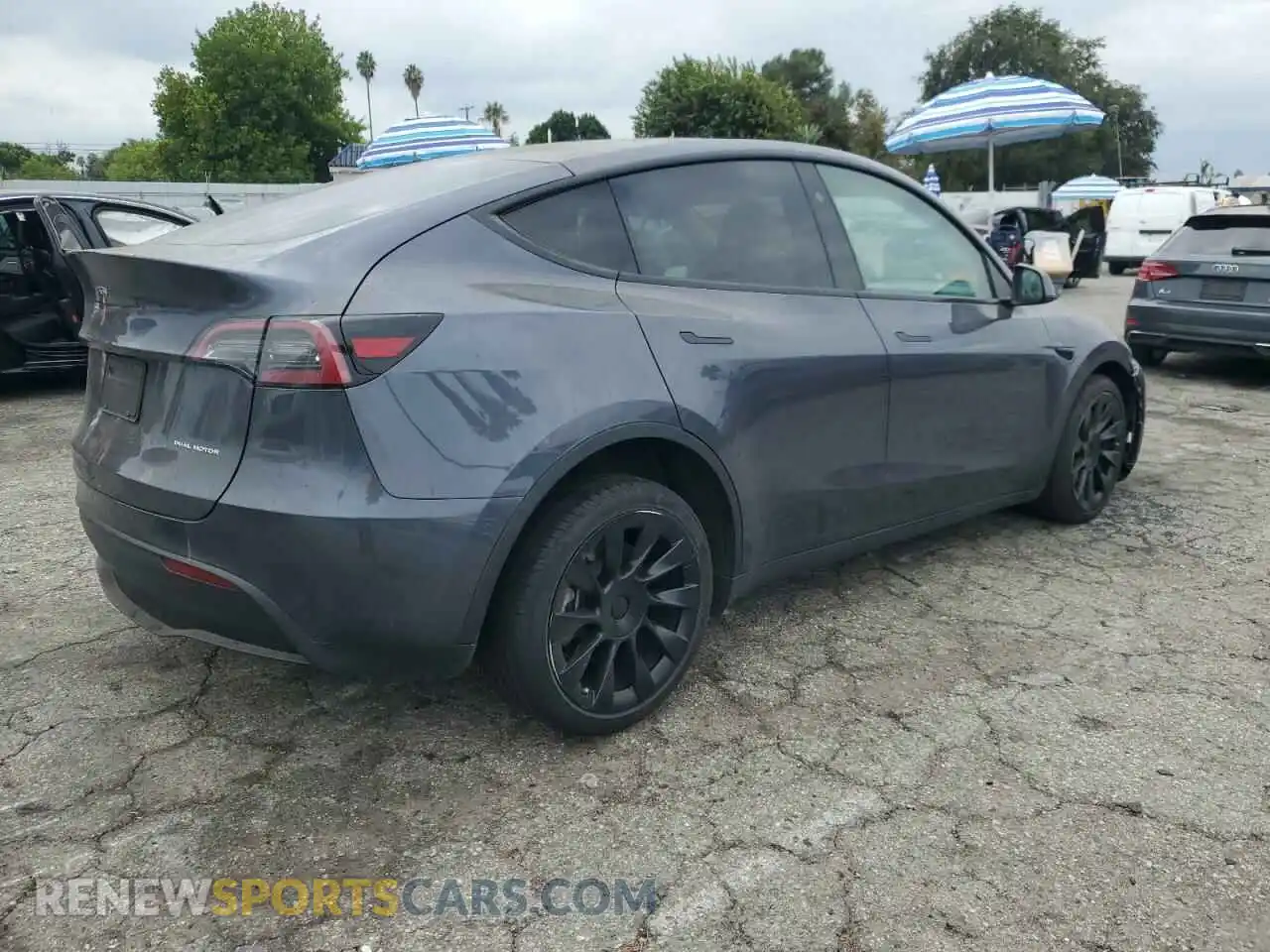 3 Photograph of a damaged car 7SAYGDEE1PF899301 TESLA MODEL Y 2023