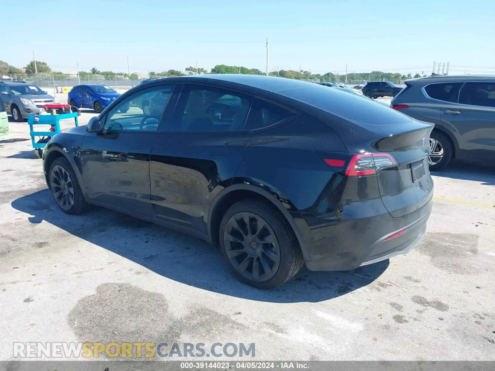 3 Photograph of a damaged car 7SAYGDEE1PF937030 TESLA MODEL Y 2023