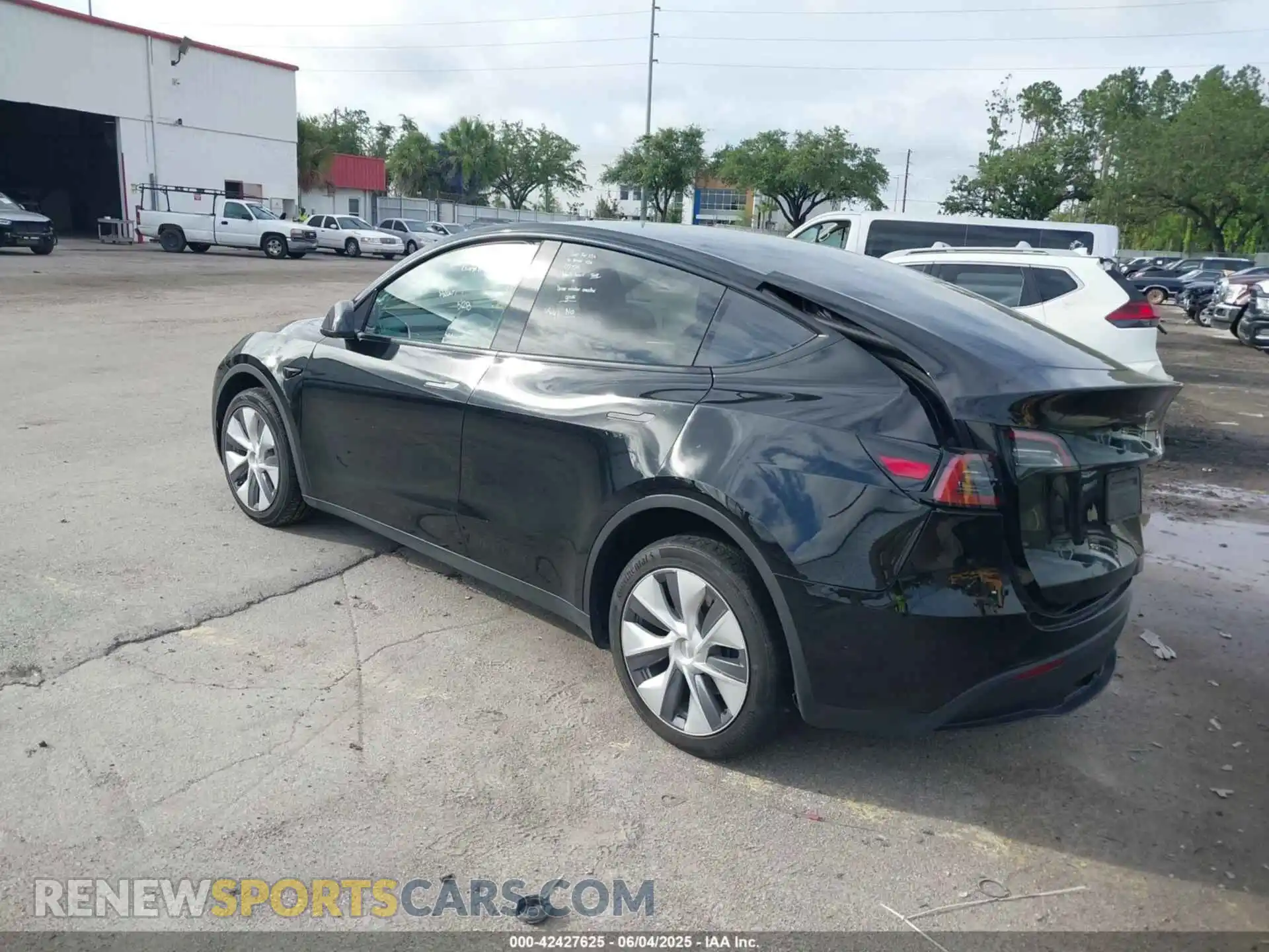 3 Photograph of a damaged car 7SAYGDEE2PA044328 TESLA MODEL Y 2023