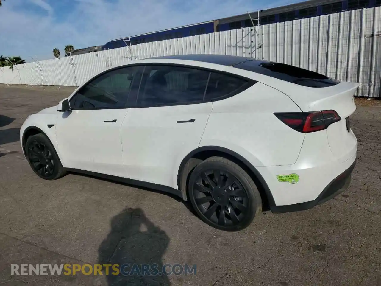 2 fotografías del automóvil dañado 7SAYGDEE2PA045530 TESLA MODEL Y 2023