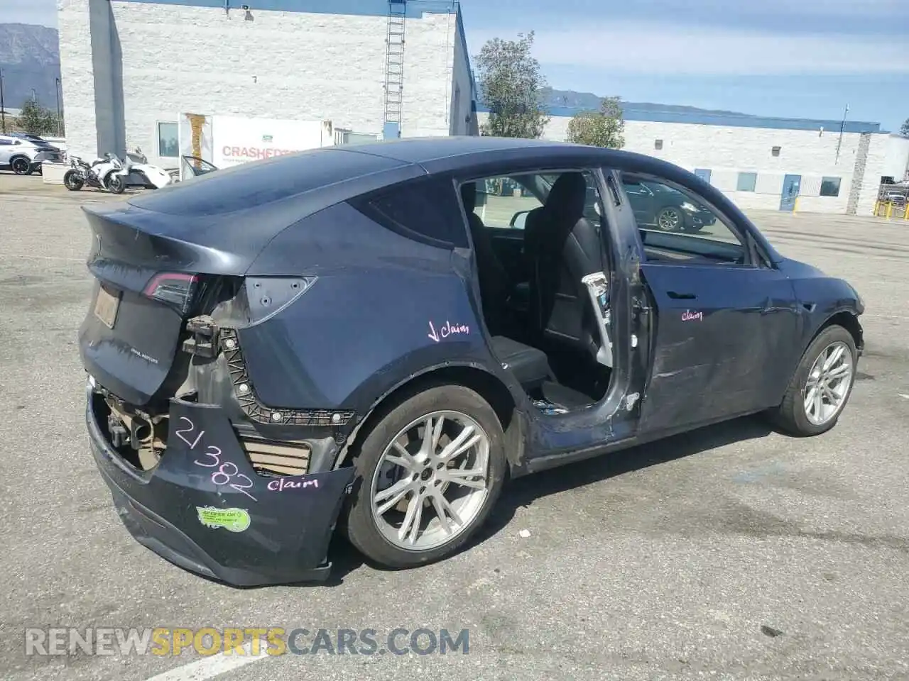 3 Photograph of a damaged car 7SAYGDEE2PA045625 TESLA MODEL Y 2023