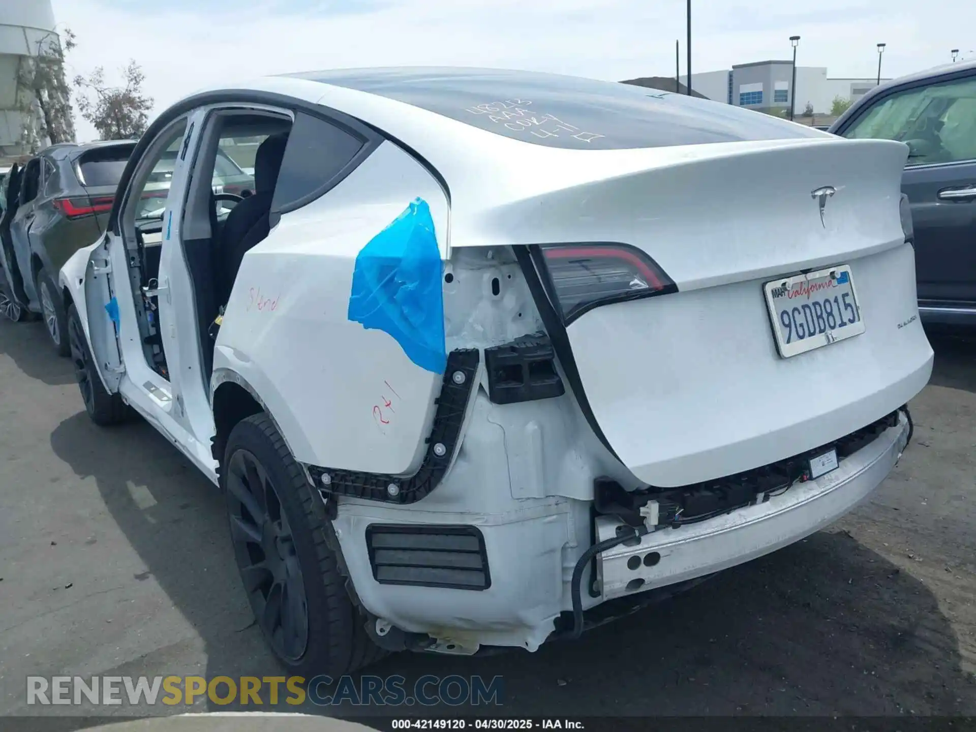 3 Photograph of a damaged car 7SAYGDEE2PA071609 TESLA MODEL Y 2023