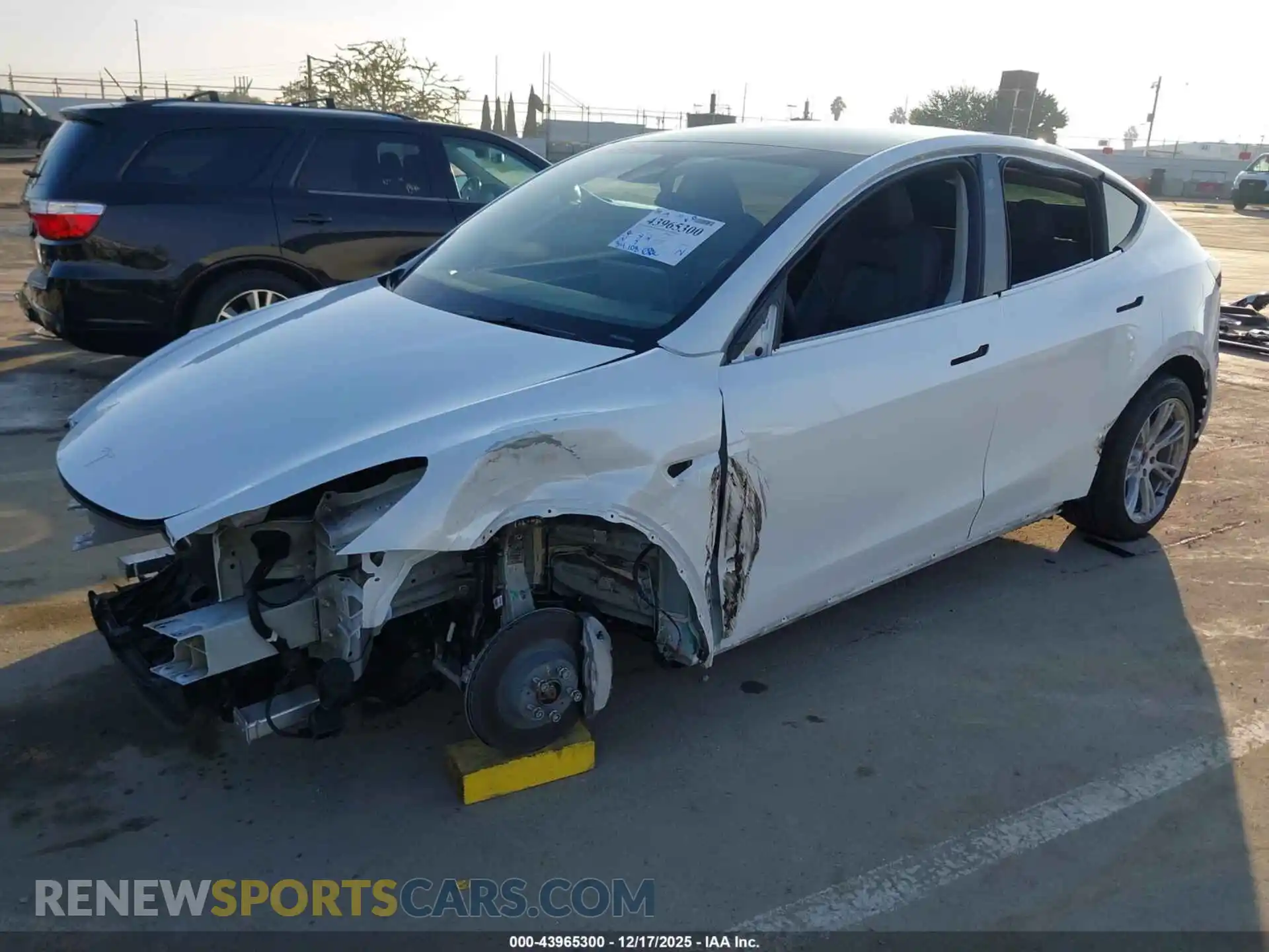 2 Фотография поврежденного автомобиля 7SAYGDEE2PA123417 TESLA MODEL Y 2023