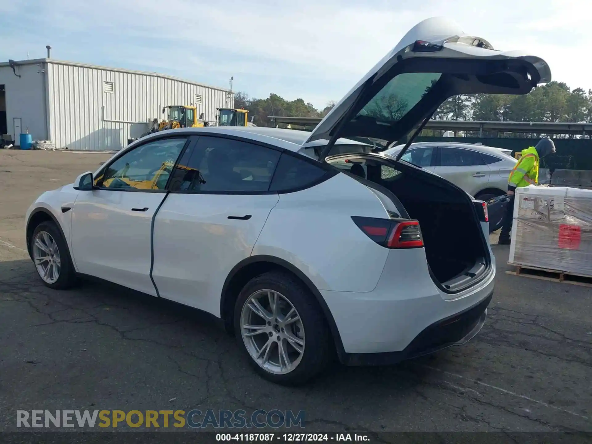 3 Photograph of a damaged car 7SAYGDEE2PA155638 TESLA MODEL Y 2023