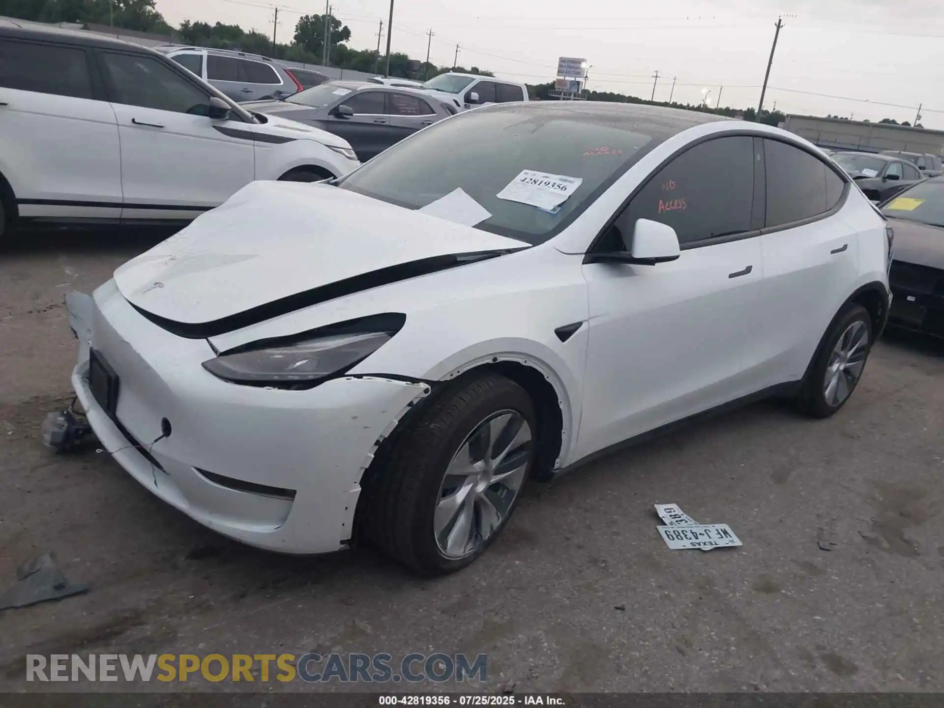 2 Photograph of a damaged car 7SAYGDEE2PF630479 TESLA MODEL Y 2023